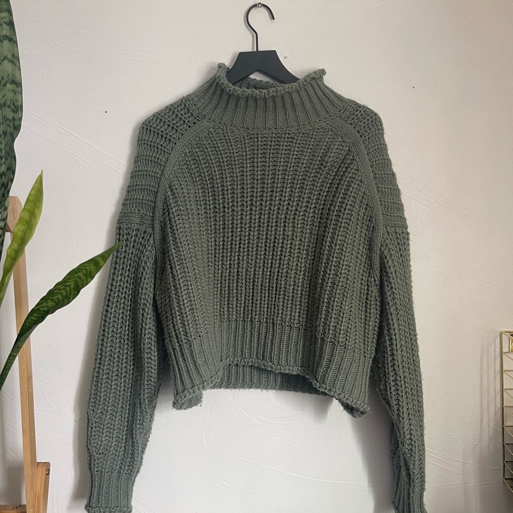 super cute chunky knit green turtleneck sweater